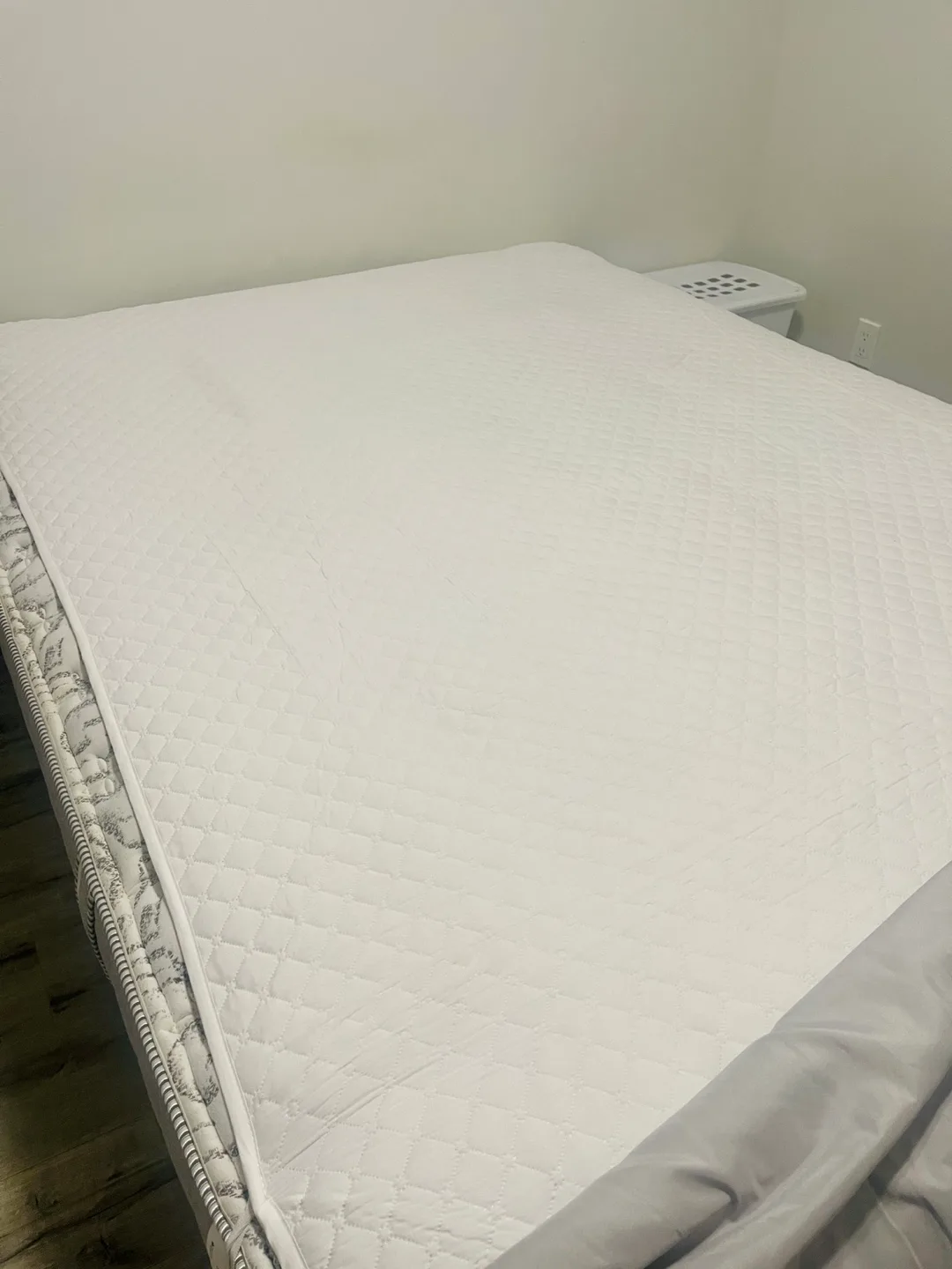 Queen Size Mattress - Gently Used