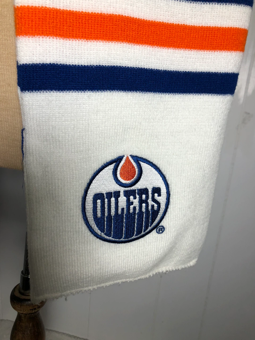The Edmonton Oilers Scarf. Like New. - photo 2