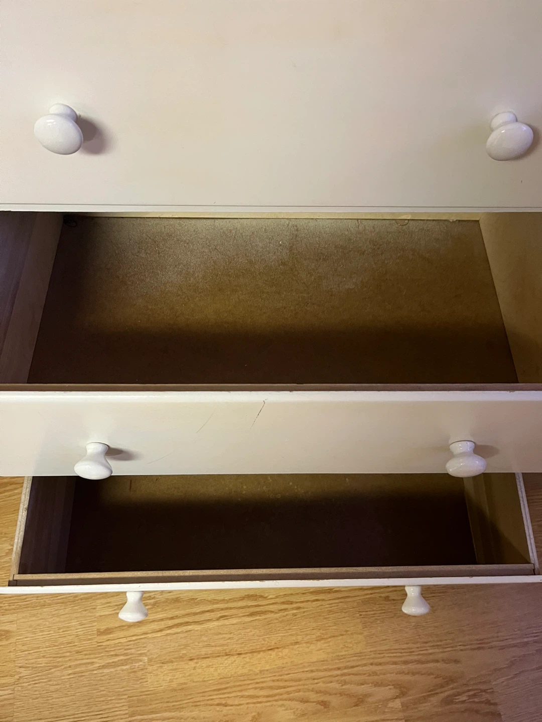 Desk - photo 5