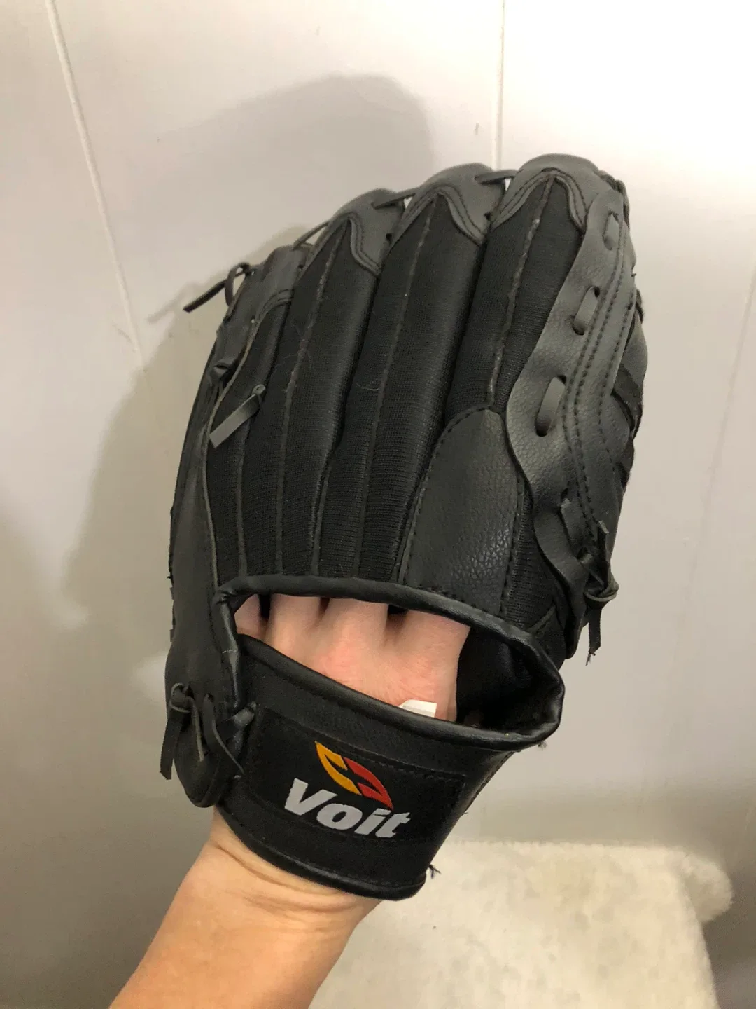 Baseball / Softball Black Leather Catchers Mitt. Like New. 12”.