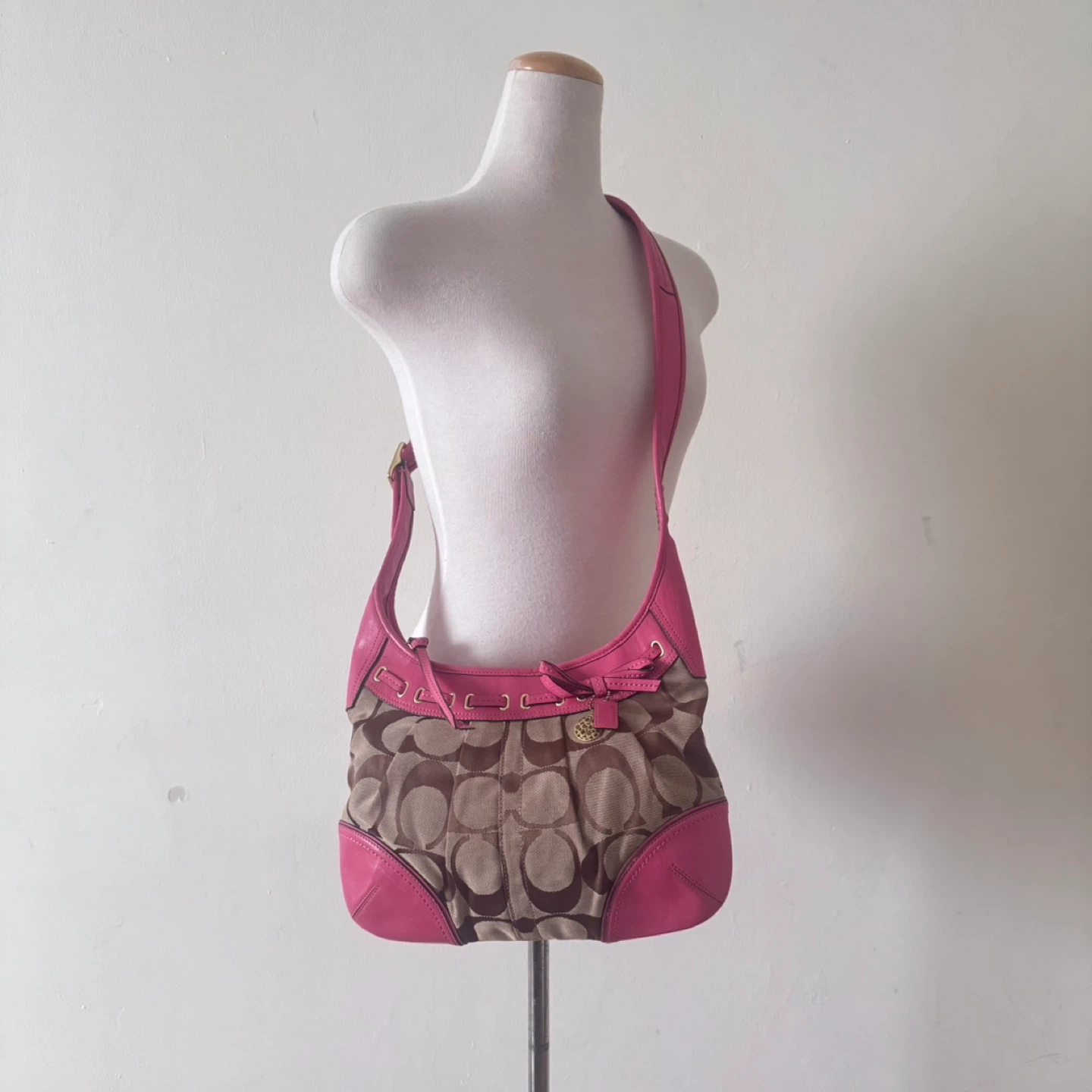 Coach Signature Print & Pink Leather Hobo Bag - photo 5