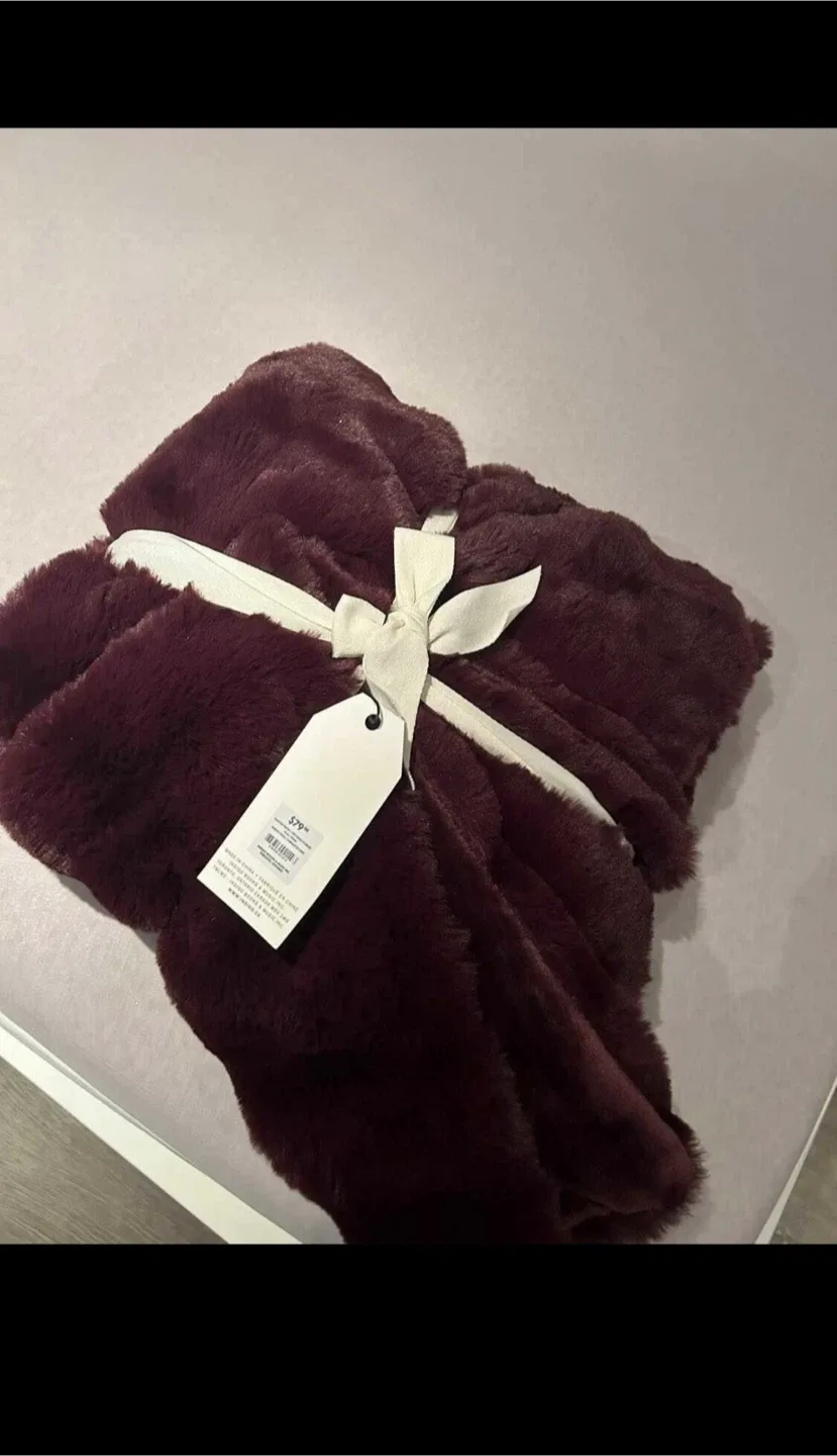 Indigo Faux Fur Throw - Burgundy