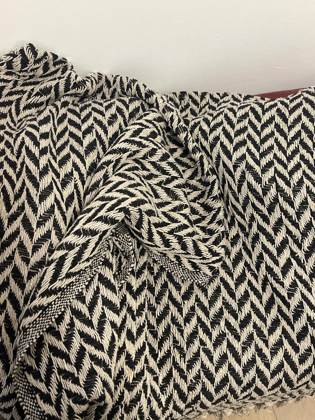 Black & White Throw Blanket with Tassels - photo 2