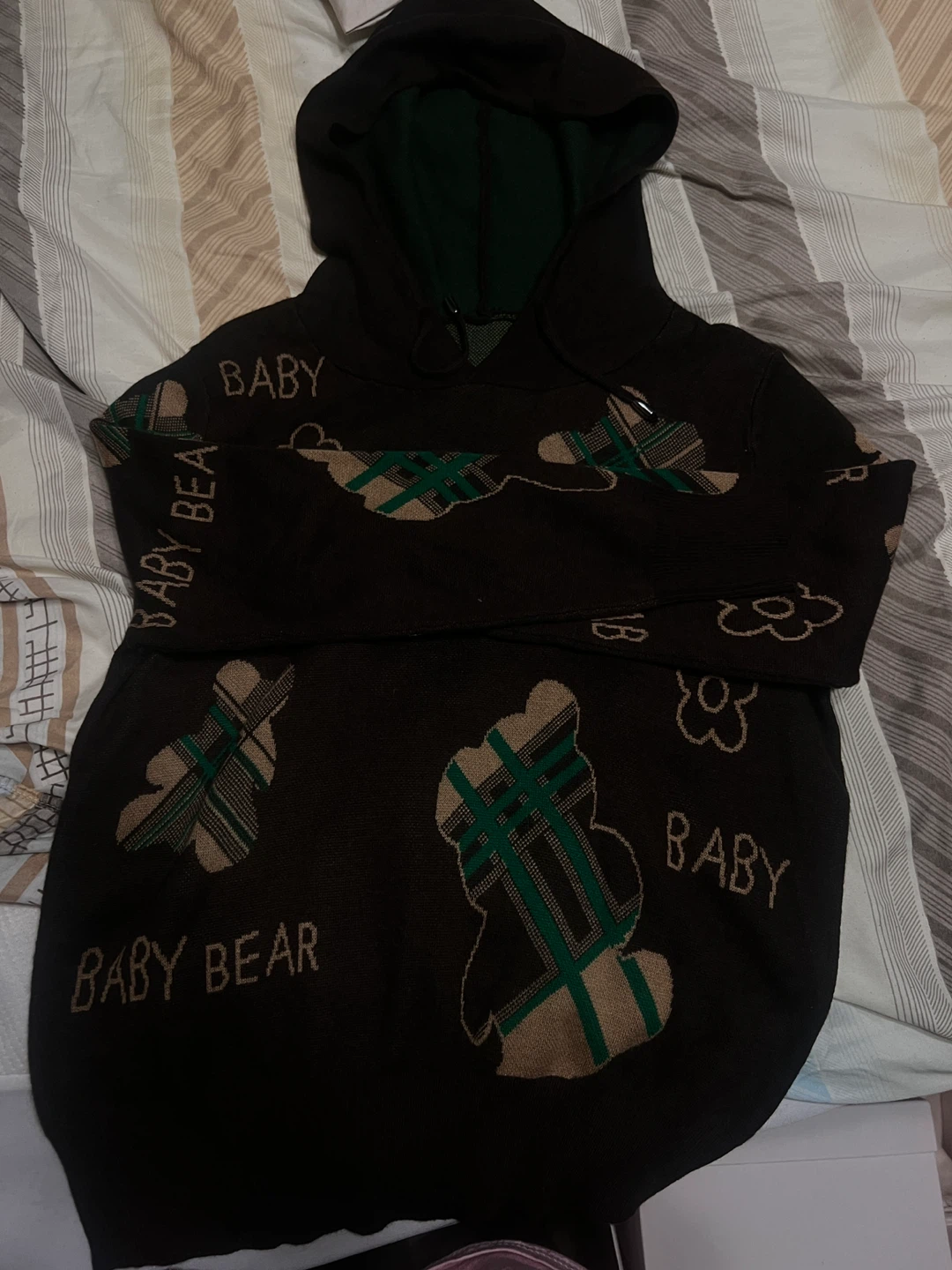 Medium size knit hoodie
