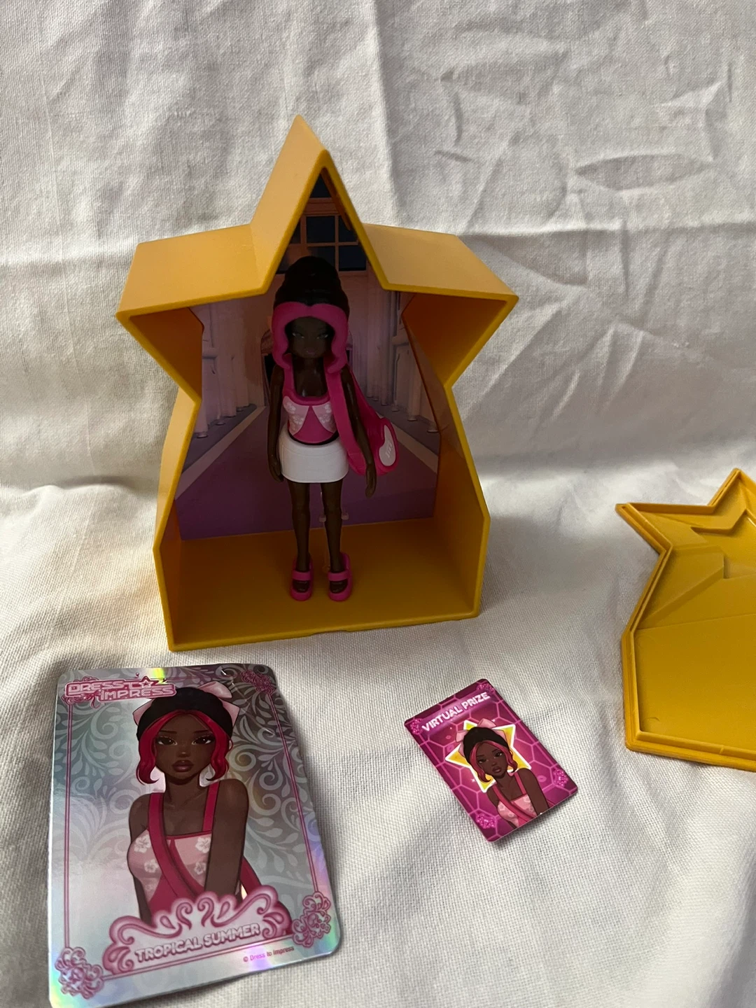 Dress To Impress Mystery Model Doll - photo 2