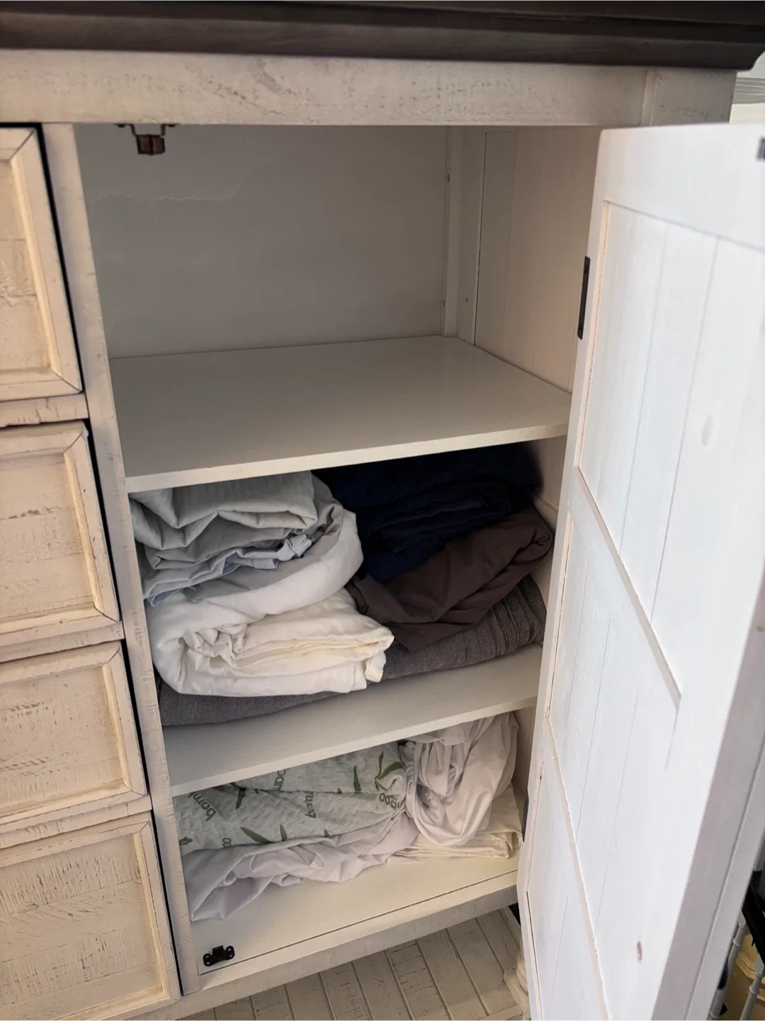 White Wood Cabinet with Drawers image indicator(5)