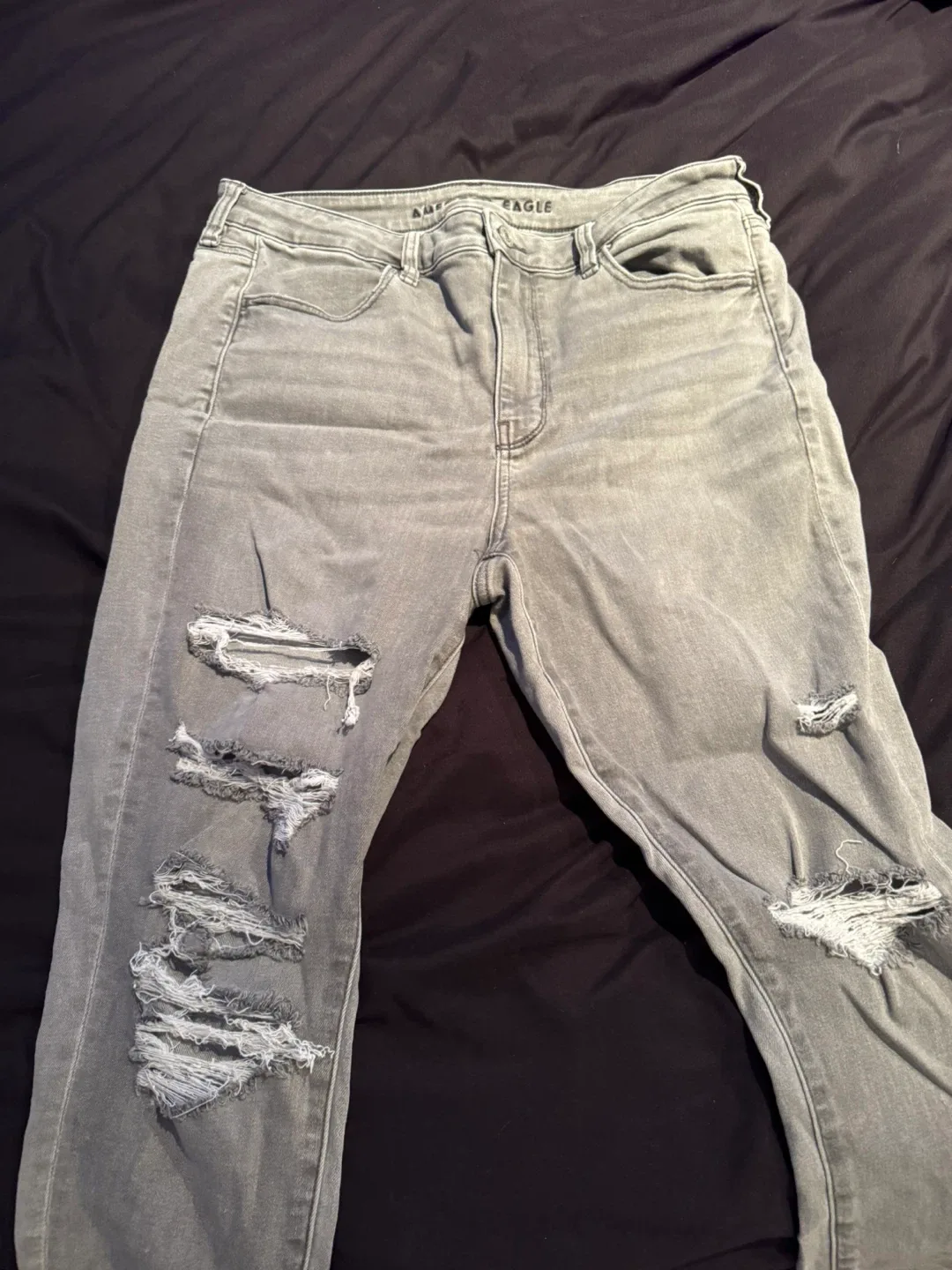 American Eagle Grey Ripped Jeans - Size 12 Short