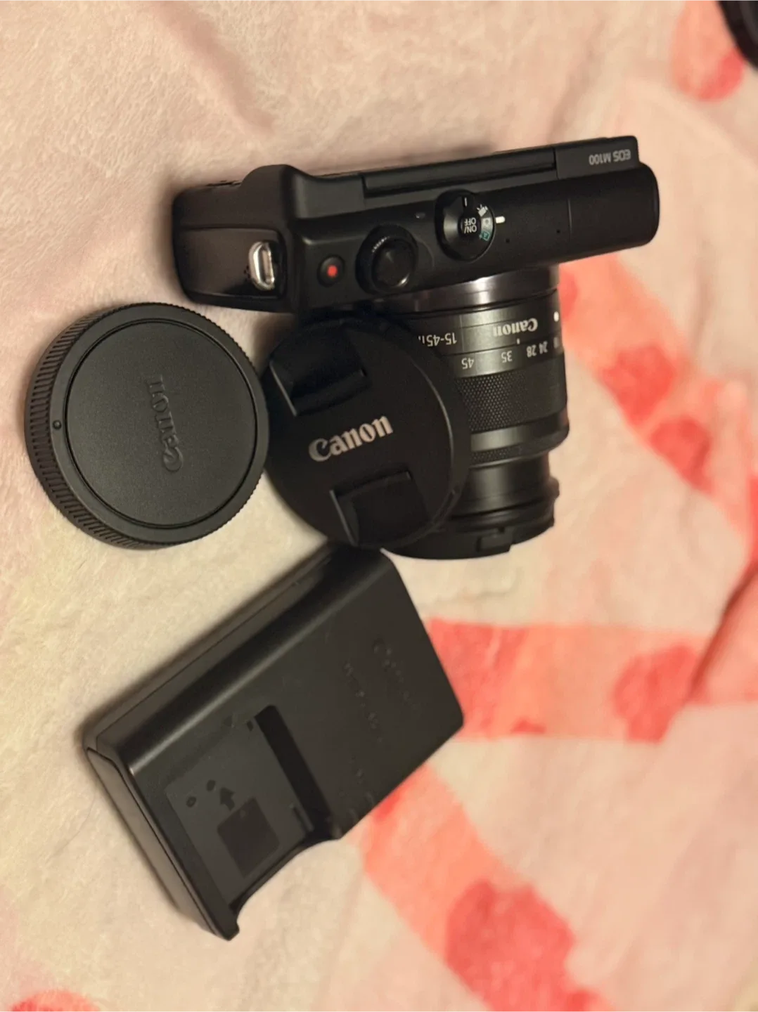 Canon EOS M100 Camera with 15-45mm Lens