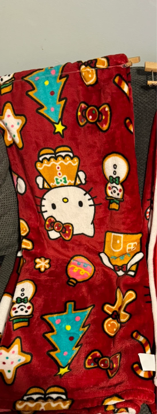 Hello Kitty Christmas Plush Throw Blanket - photo 3