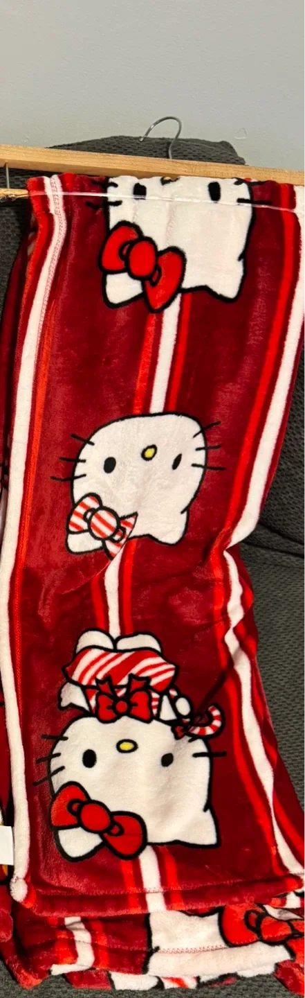 Hello Kitty Plush Throw - 50x70in