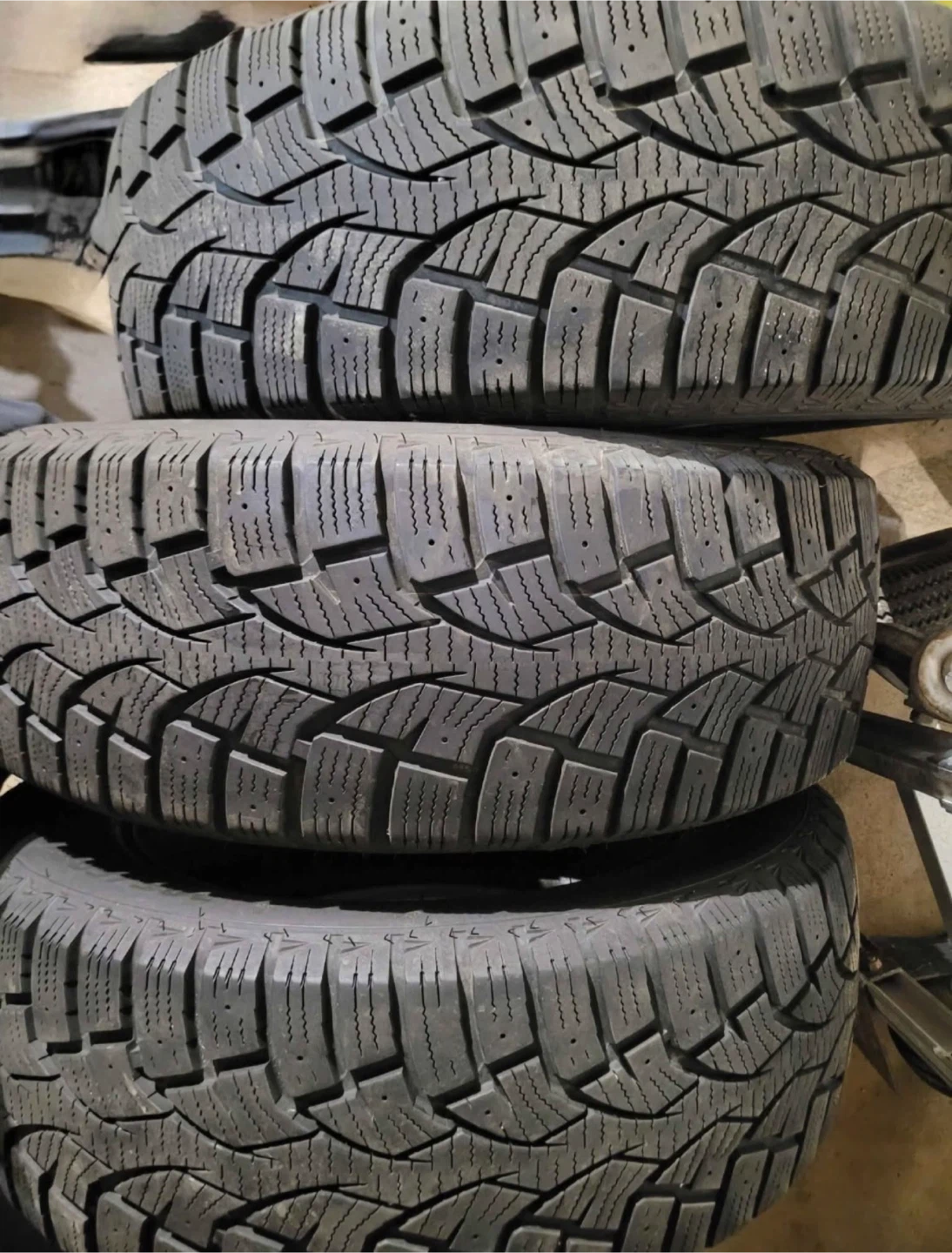 Joyroad Winter RX818 205/60R16 Tires set of 3
