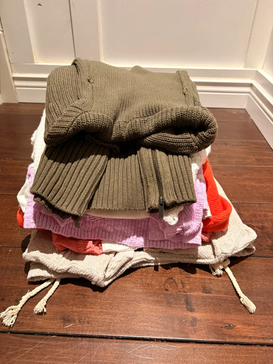 Pile of 7 women’s Sweaters image indicator(4)