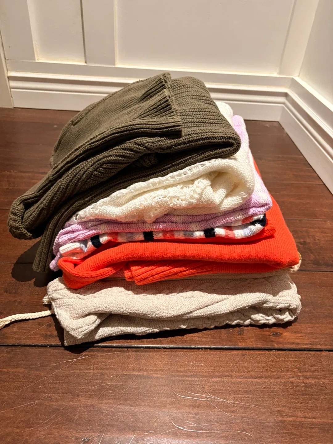 Pile of 7 women’s Sweaters image indicator(3)