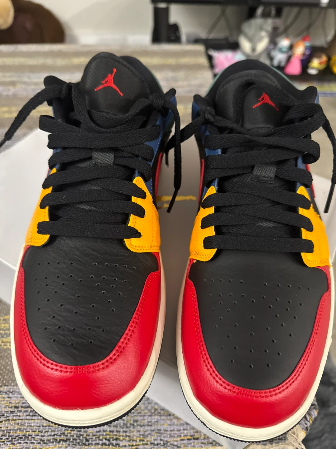 Air Jordan 1 Low SE Shoes, Size 9.5 - photo 2