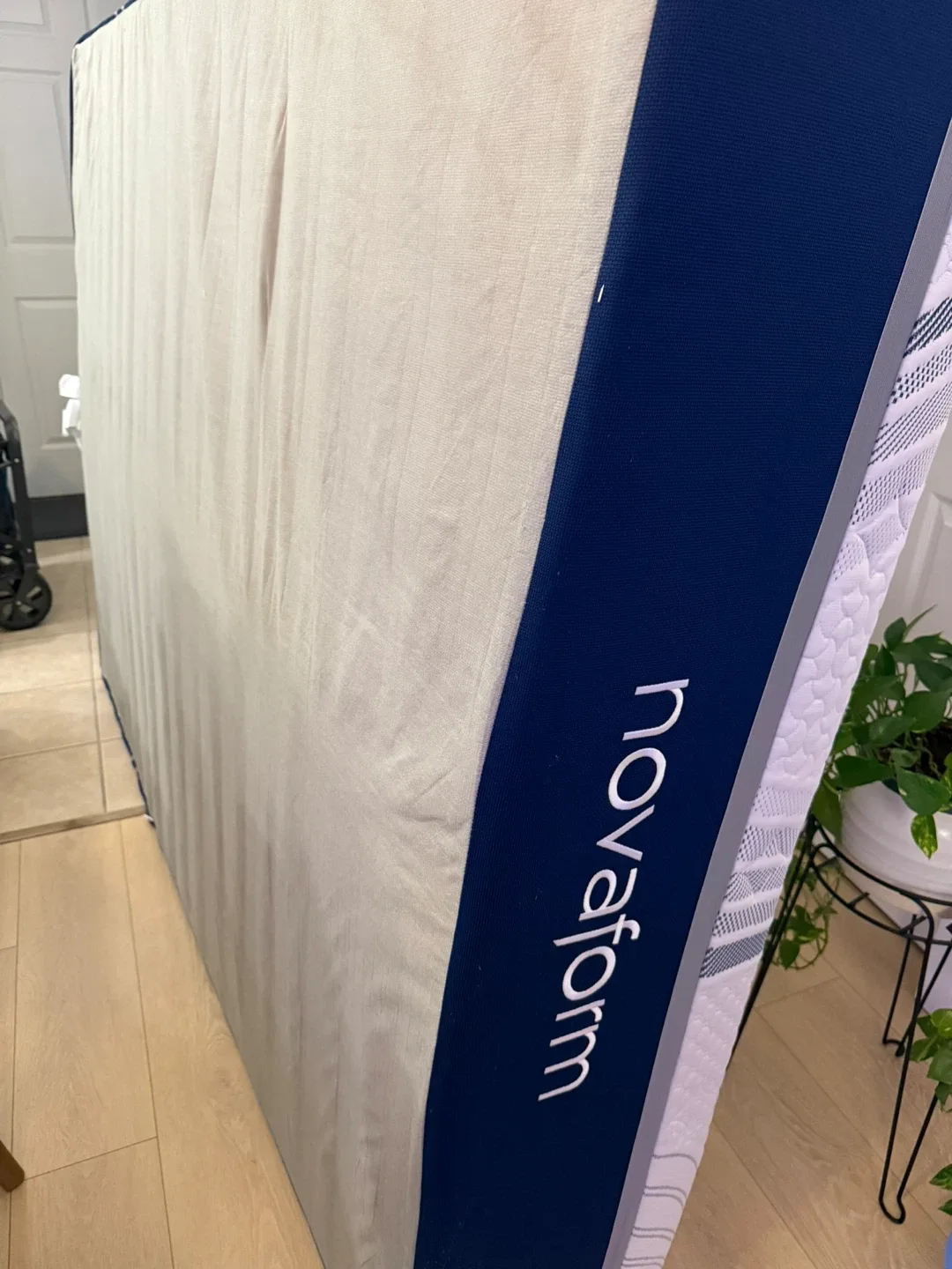 Novaform Queen Mattress - 14” image indicator(3)