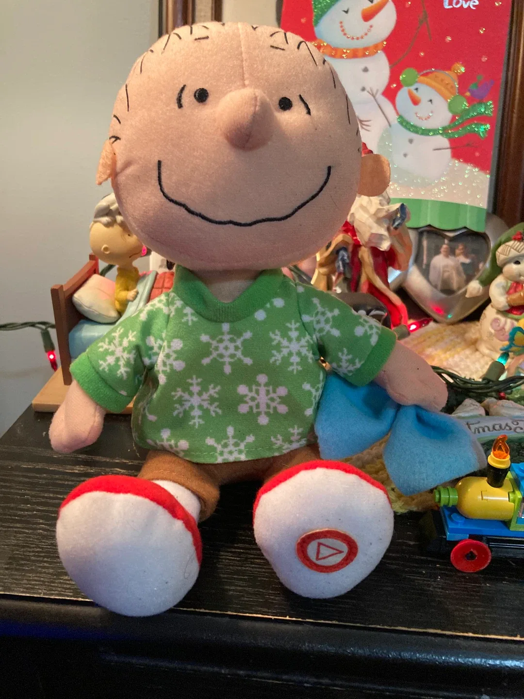 Hallmark Peanuts 2016  Christmas talking Plush Toy