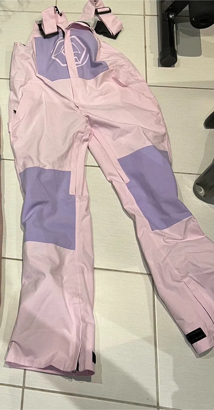 Snowboards / Ski Pants - Size S