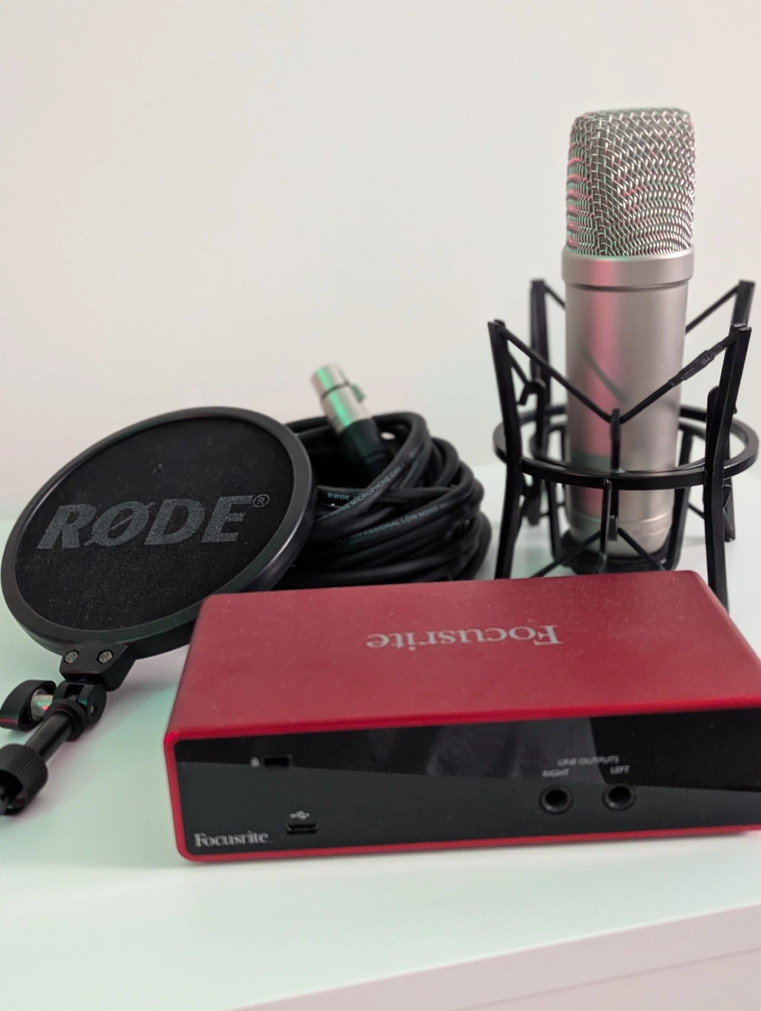 Rode NT1 4th Gen mic  + Focusrite Audio Interface