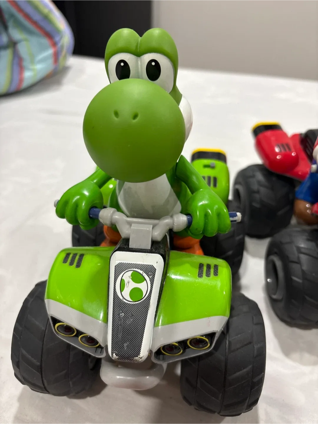 Mario & Yoshi Carrera RC Cars image indicator(4)