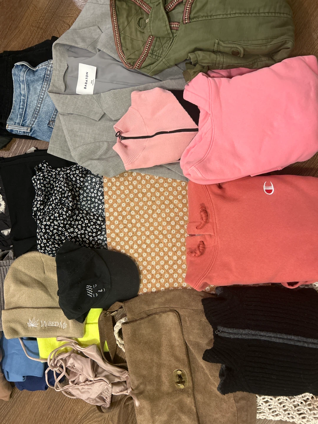 Women’s Luggage & Clothing Bundle - photo 2