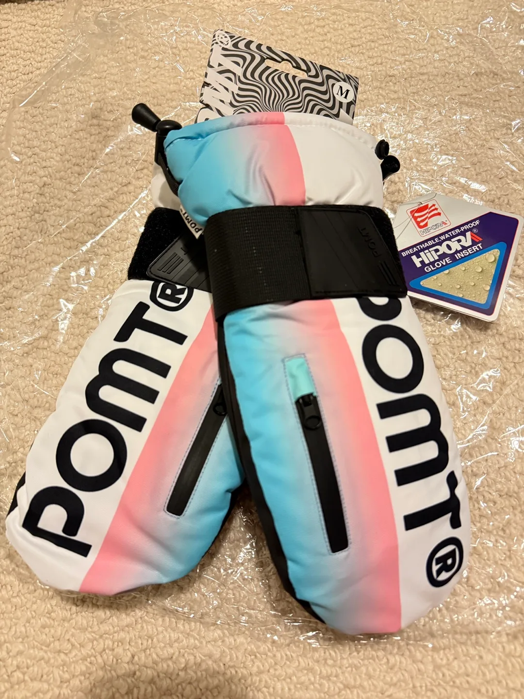 POMT Unisex Missland ski Mittens with free socks!! image indicator(2)