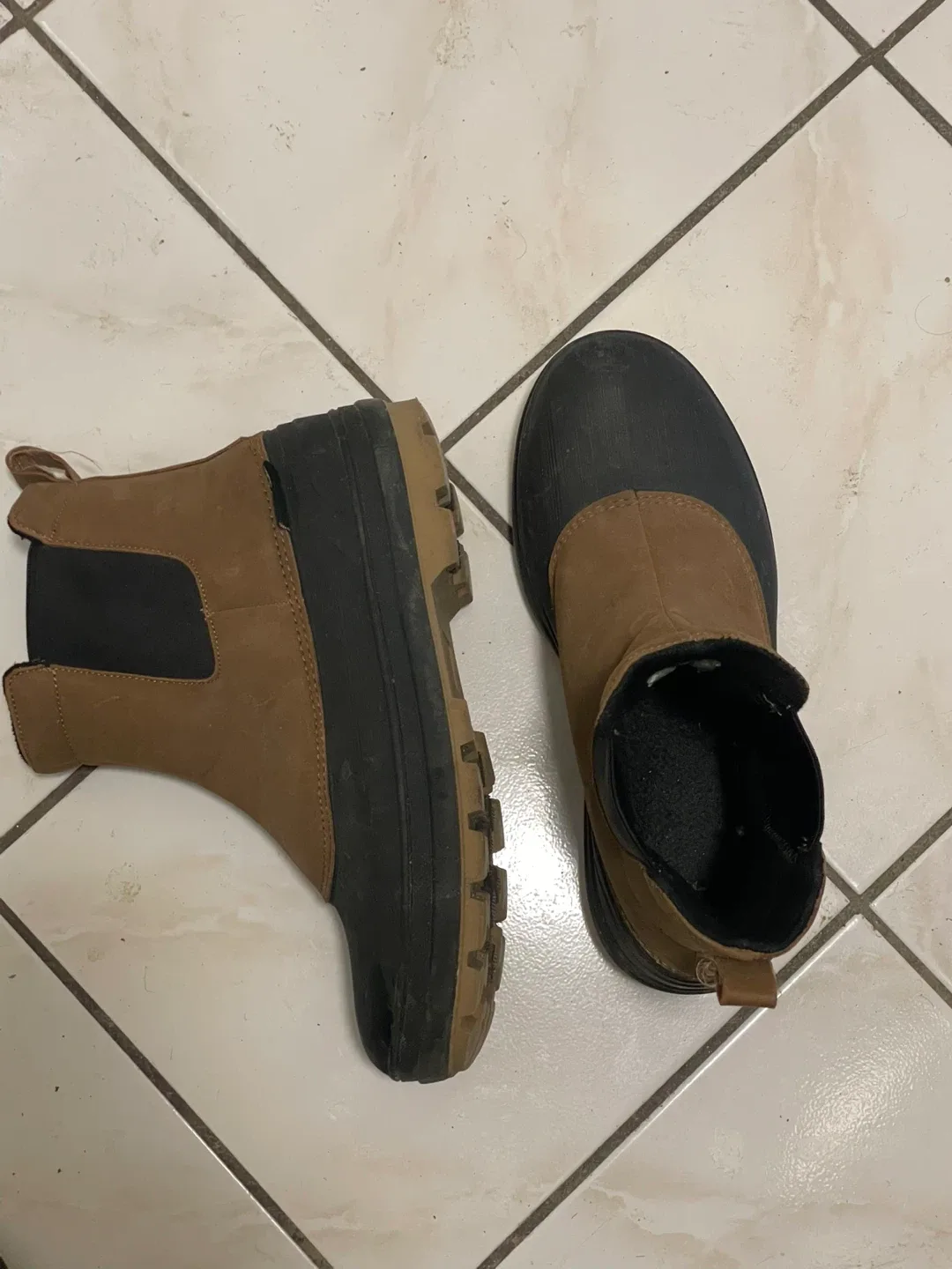 Waterproof, warm winter Chelsea Boots