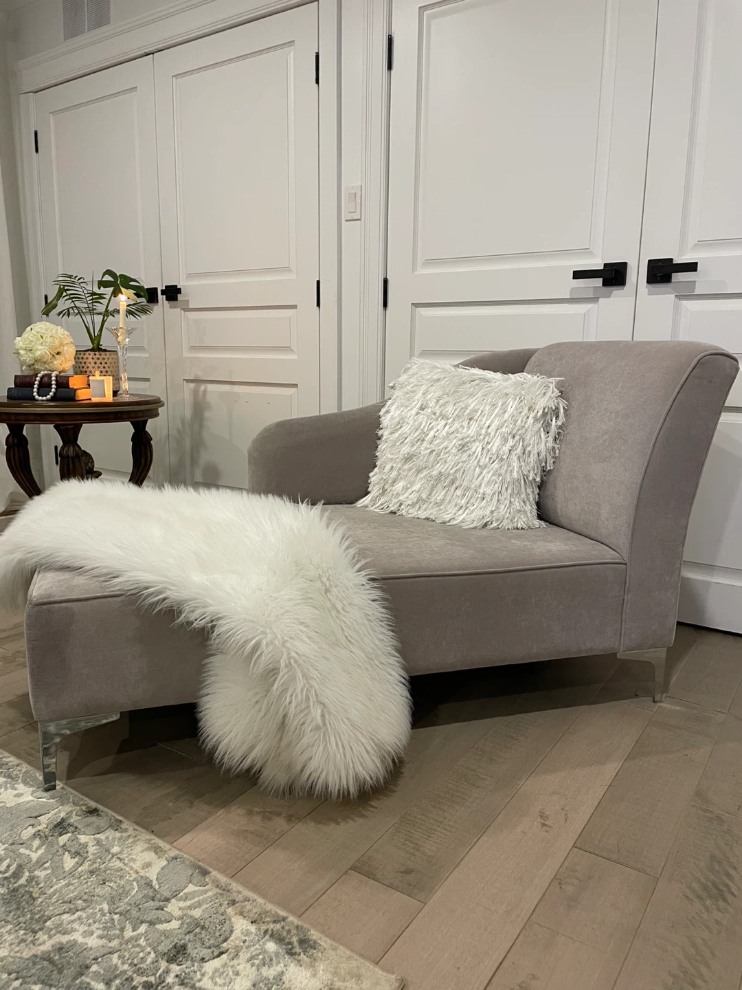 Chaise lounge
