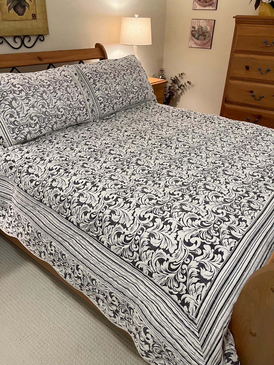 Quilter's Collection Standard Size Bedspread