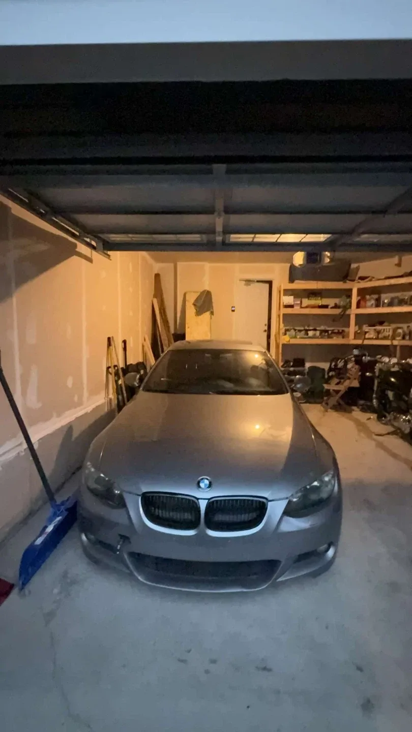 BMW 335i Coupe - Grey with Red Interior