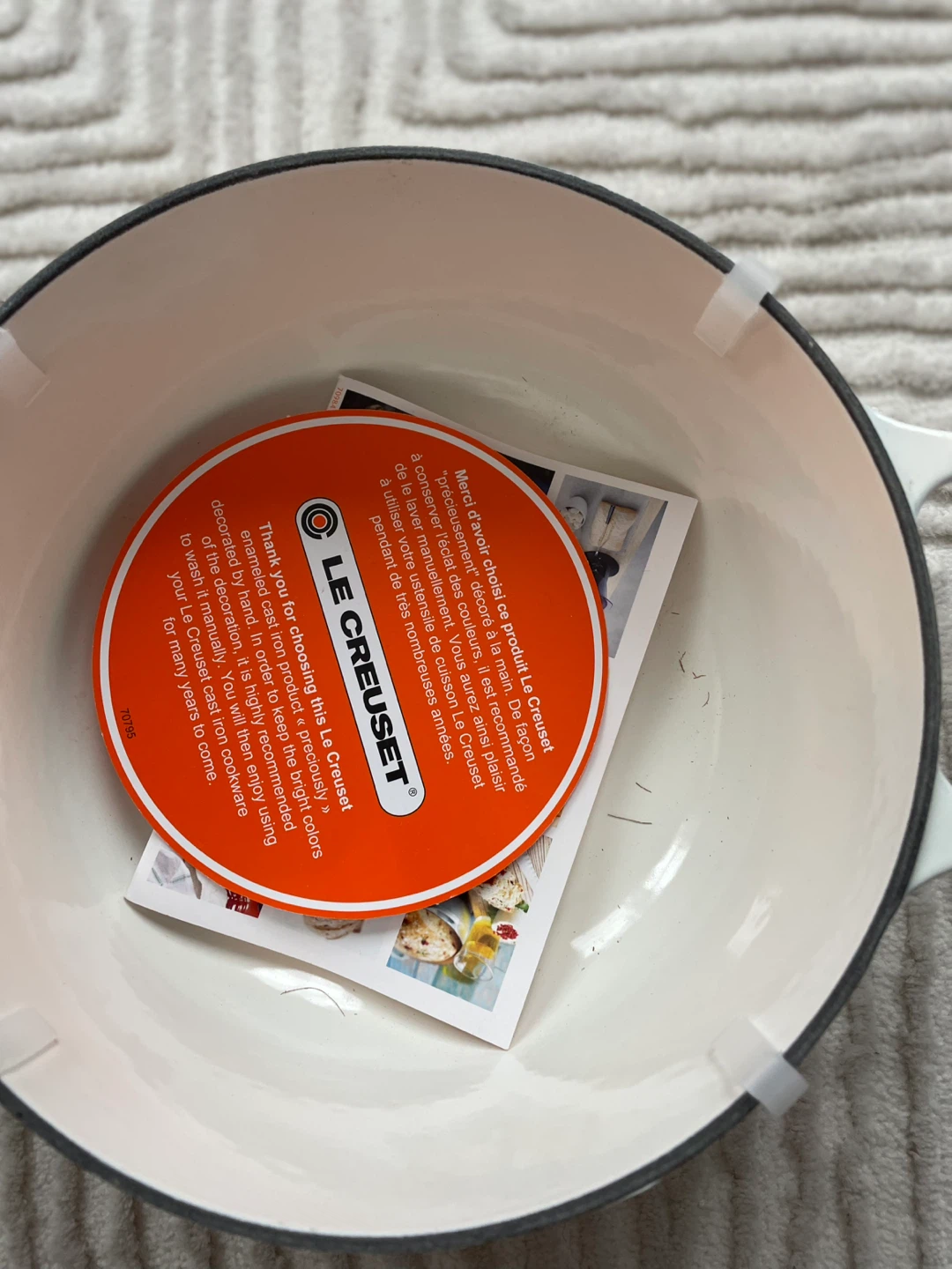 Le Creuset Sakura White 20cm dia. Round Casserole 2.4L - photo 2