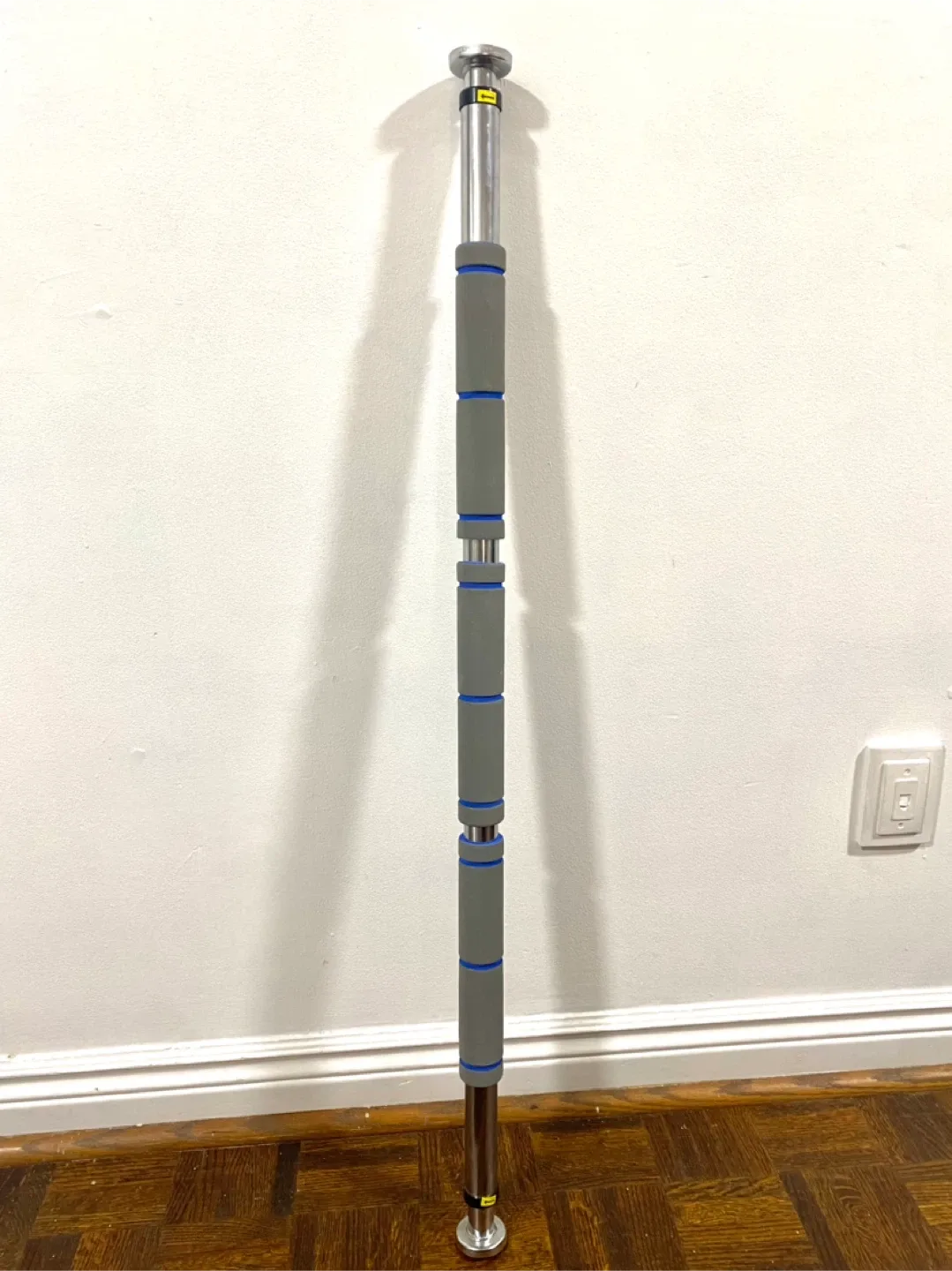 Adjustable Pull-Up Bar Doorway