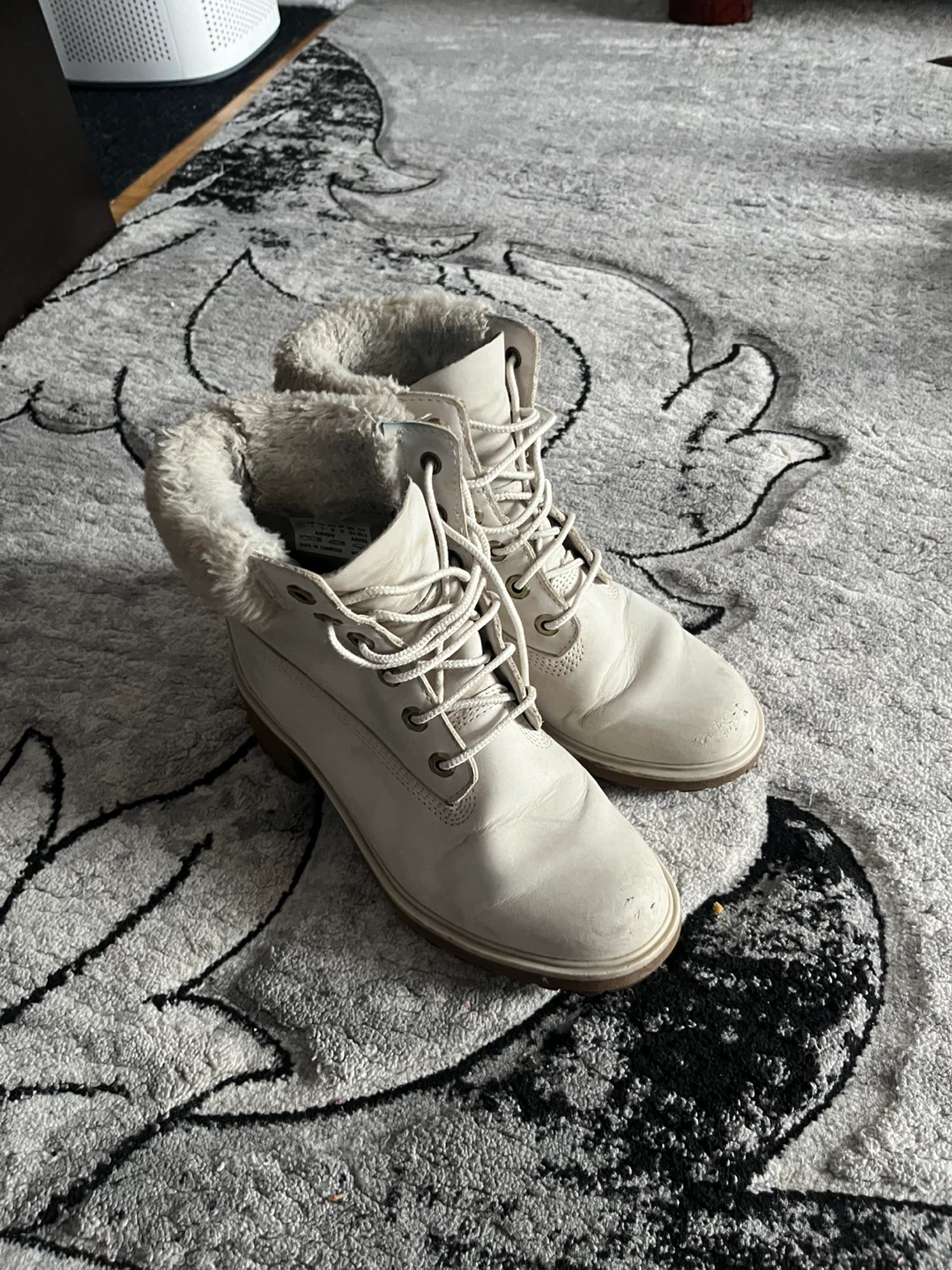 Timberland White Leather Boots with Faux Fur Trim - photo 2