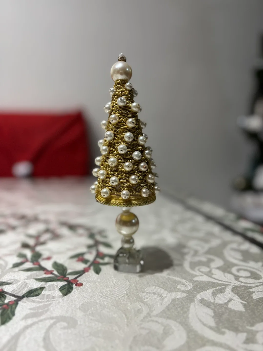 Mini Pearl & Gold Christmas Tree