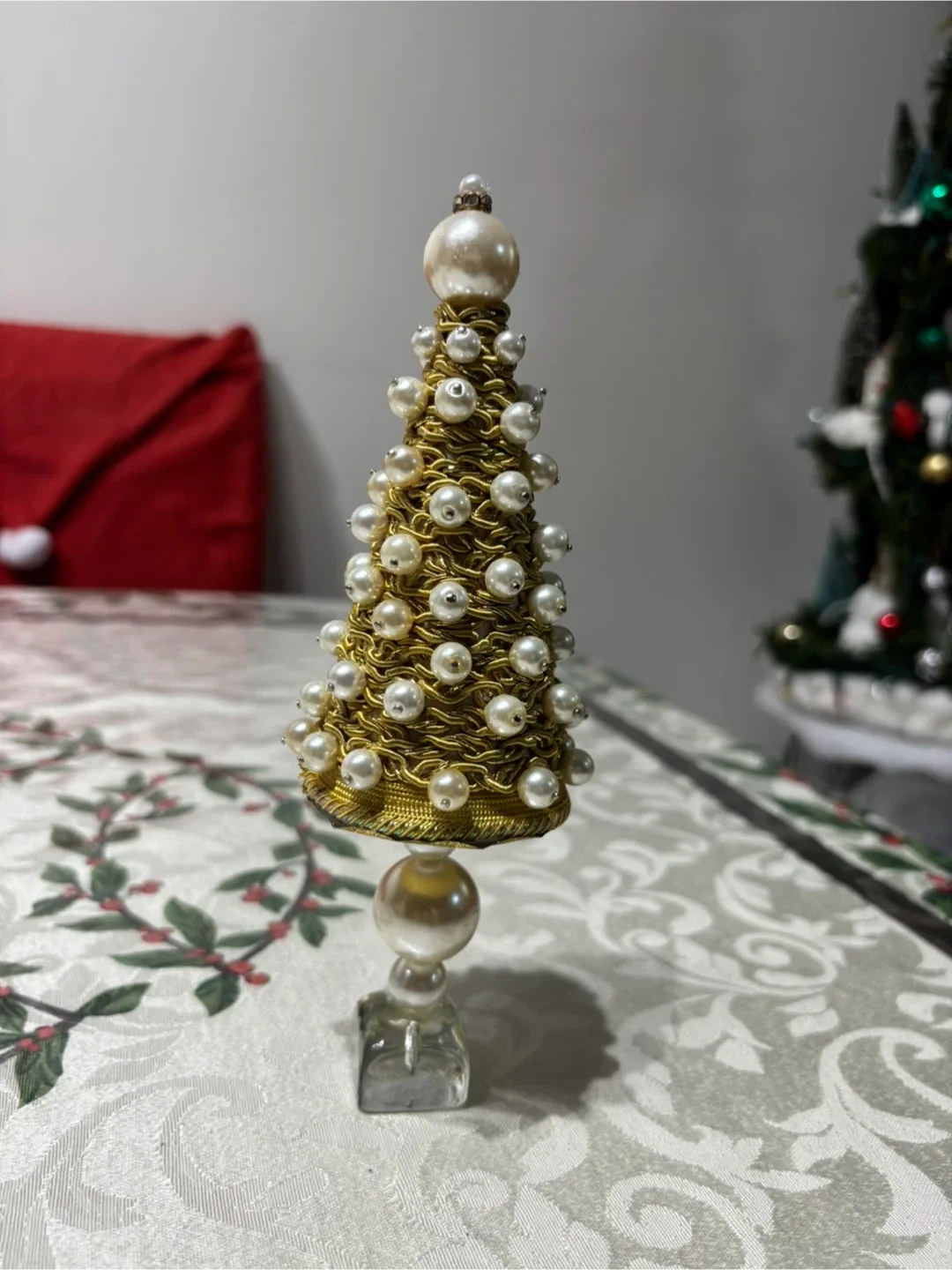 Mini Pearl & Gold Christmas Tree image indicator(7)