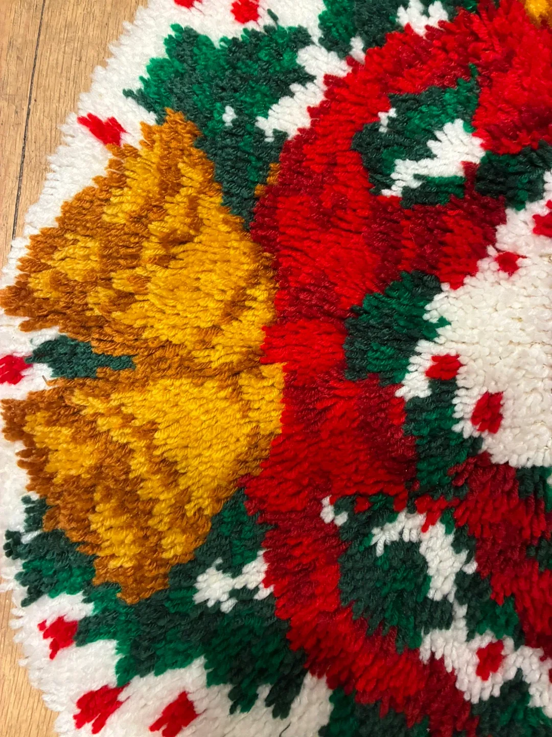 Vintage Latch Hook Christmas Tree Skirt - Handmade image indicator(3)