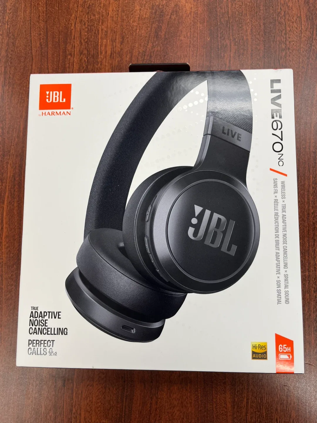 JBL LIVE 670NC Wireless Headphones - Black