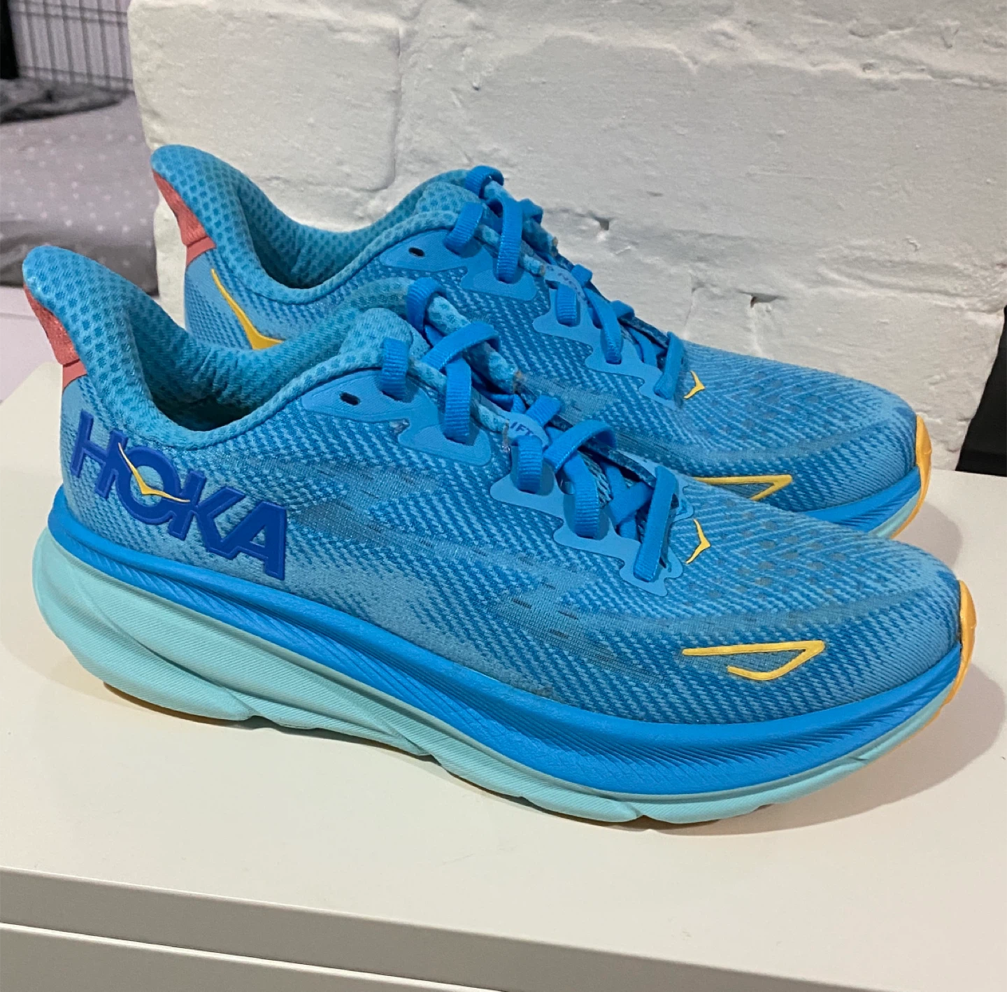Hoka Clifton Shoes - Size 7.5