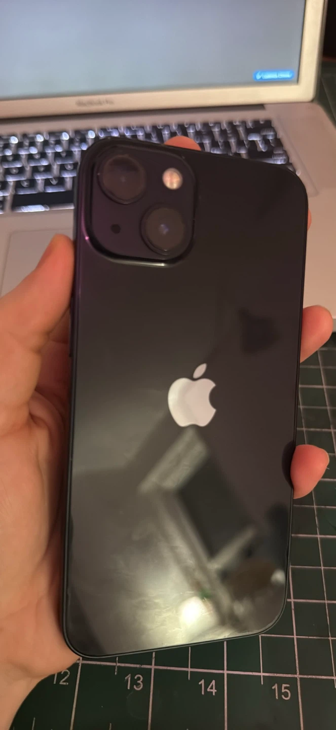 Apple iPhone 13 - Black