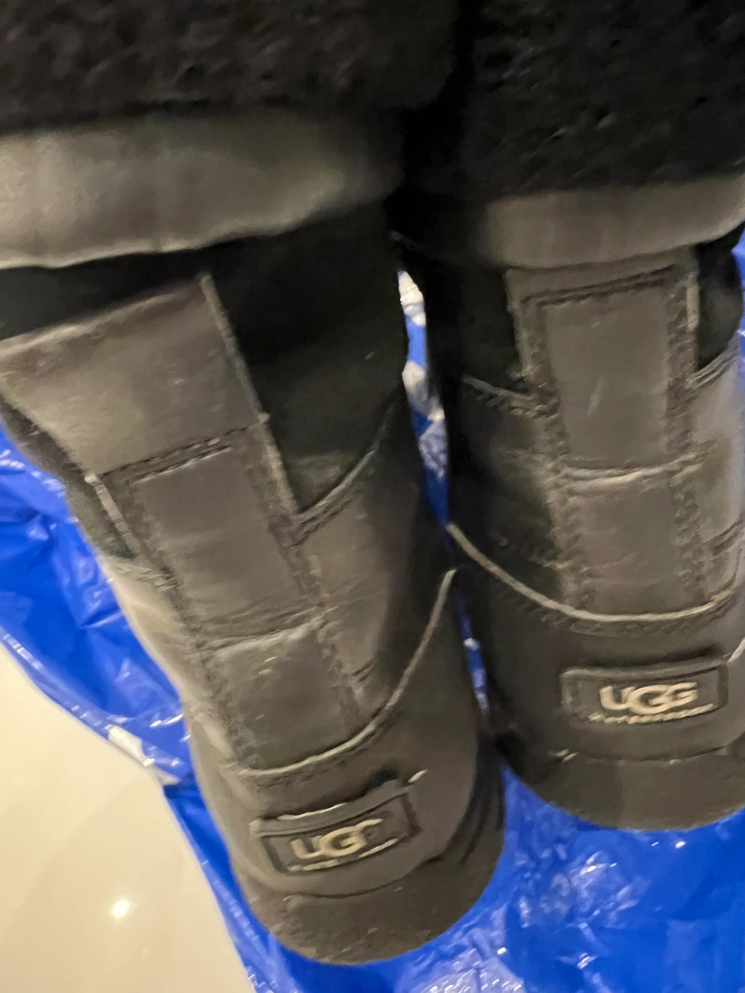 UGG Australia Black Boots Kids/Youth Boys’ Size 6 - photo 3