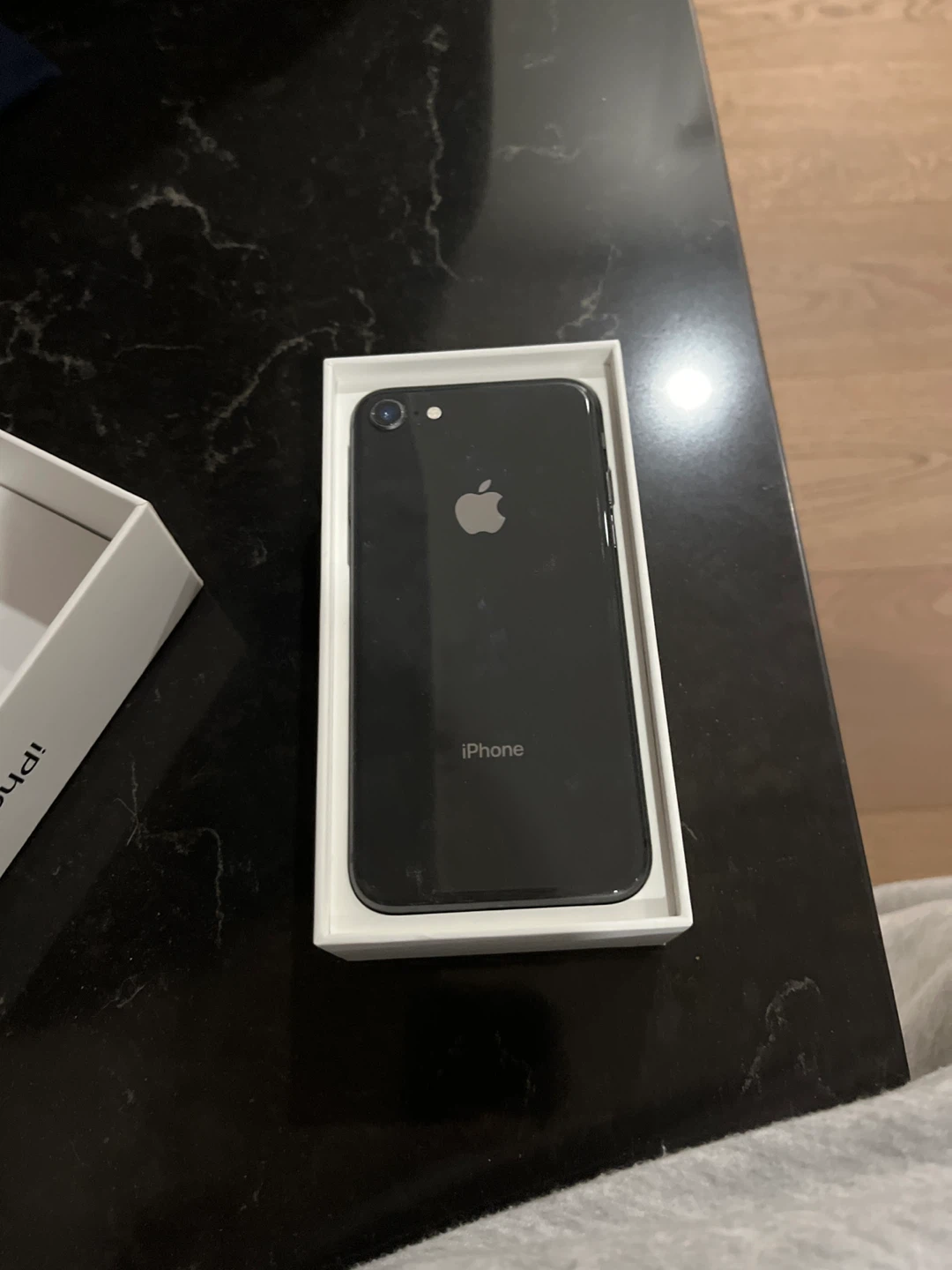 Apple iPhone 8 - Black - photo 3