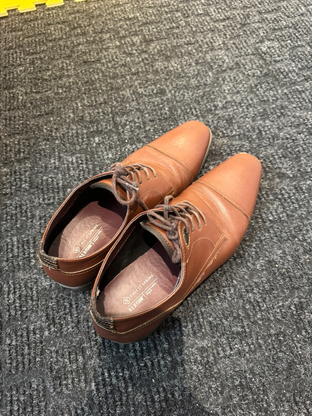 Size 8 brown men's dress shoes, in excellent  $ 18