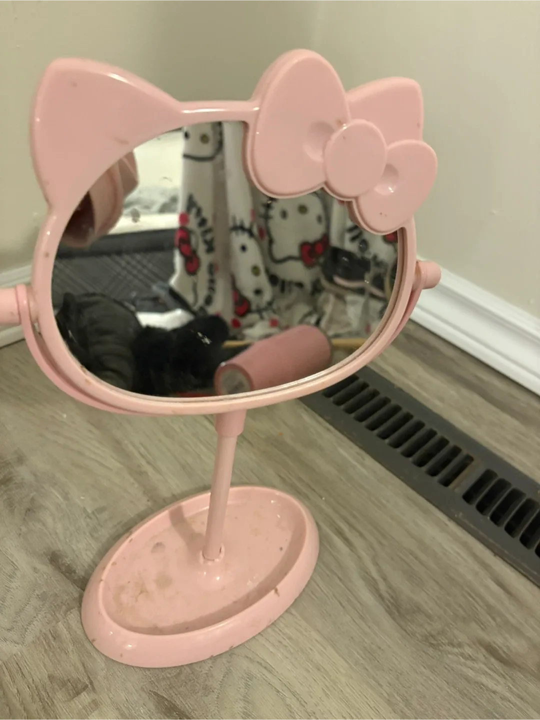 Hello Kitty Pink Standing Mirror