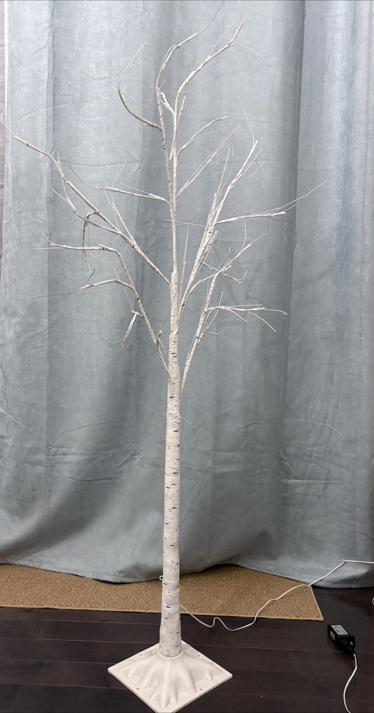5 FOOT LED INDOOR/OUTDOOR FAUX BIRCH TREE.   BASICALLY NEW - photo 2