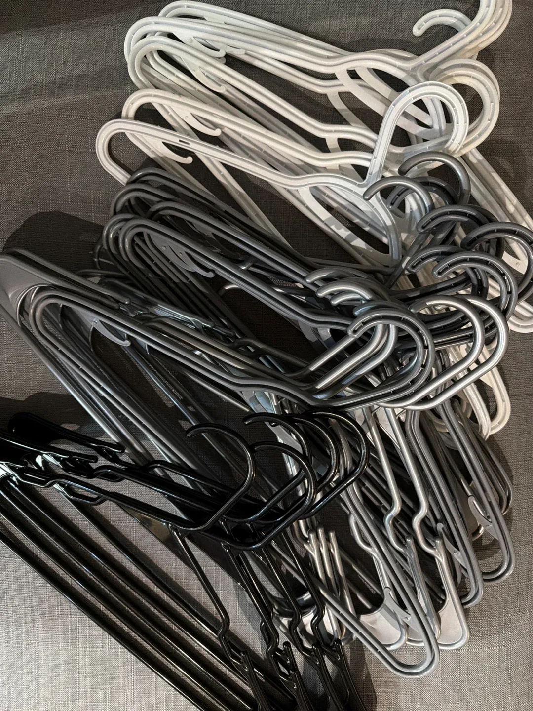 Bag of 30 random hangers! image indicator(2)