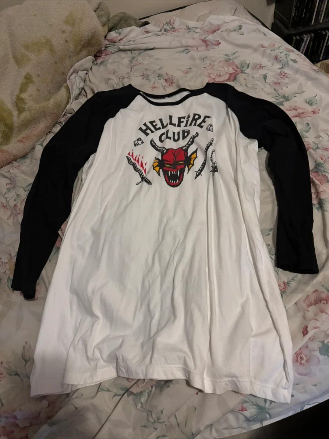 Hellfire Club Stranger Things Raglan