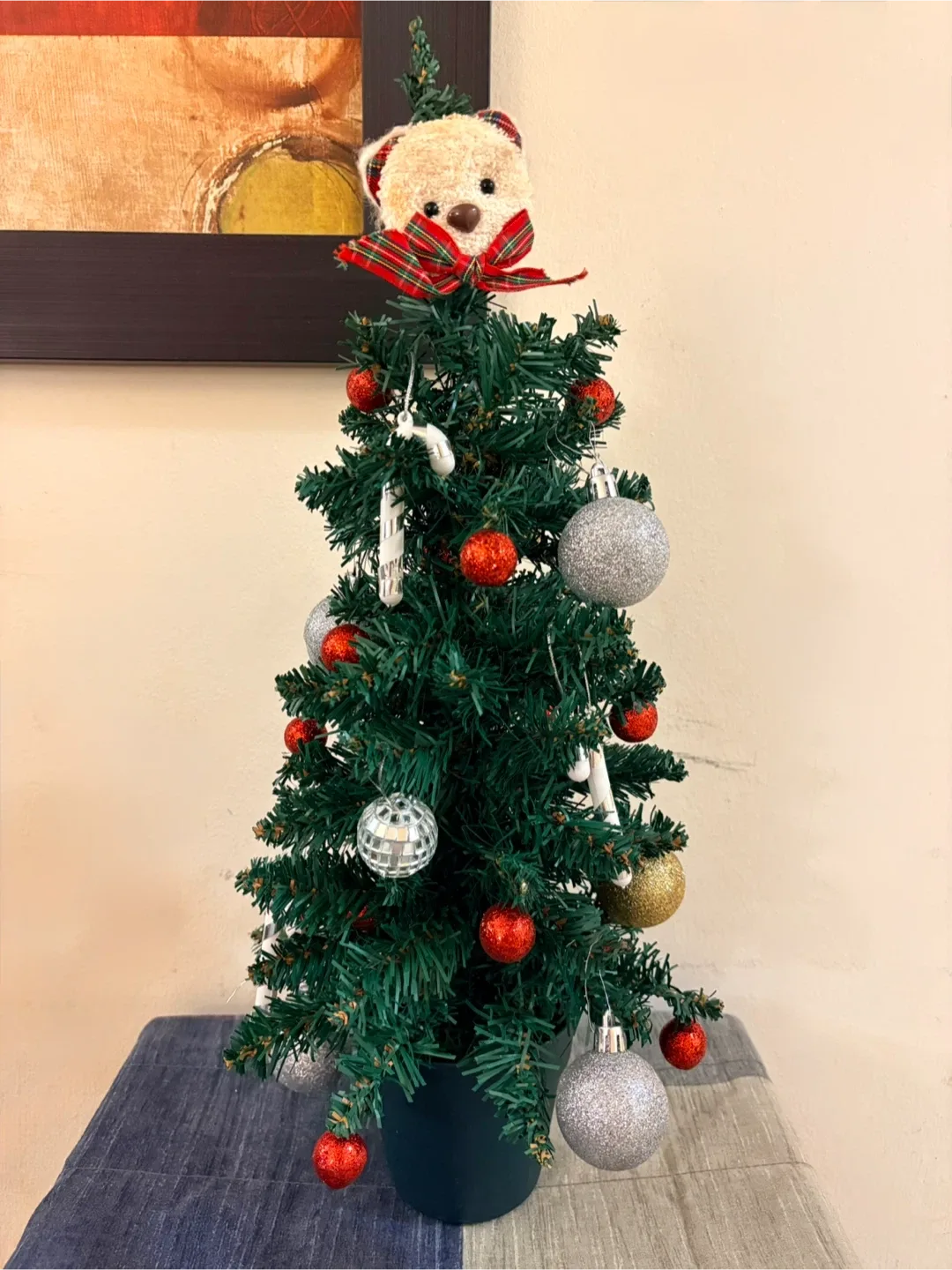 Mini Christmas Tree (ornaments included)