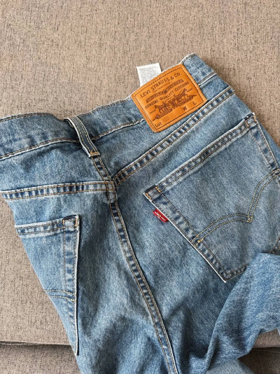 Levi's Premium Denim Shorts W31 L10 image indicator(4)