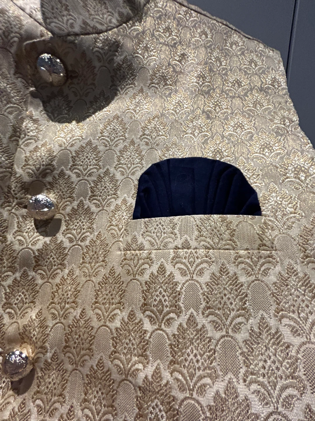 Men's Kurta with Gold Nehru Waistcoat - photo 3