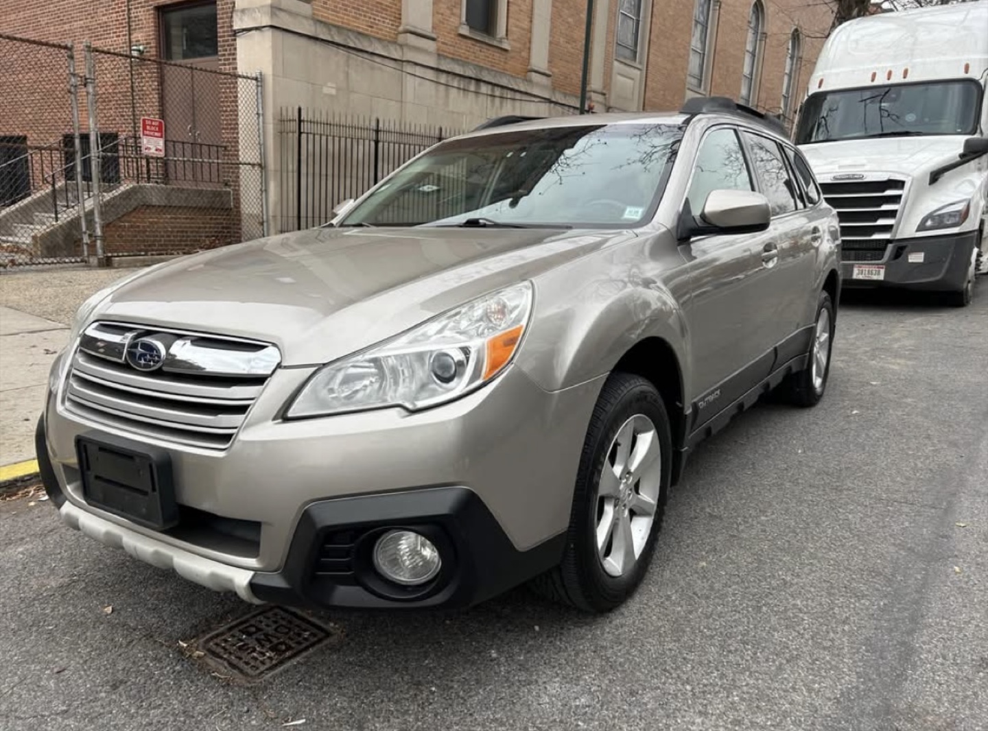 2015 Subaru Outback Premier SUV - photo 3