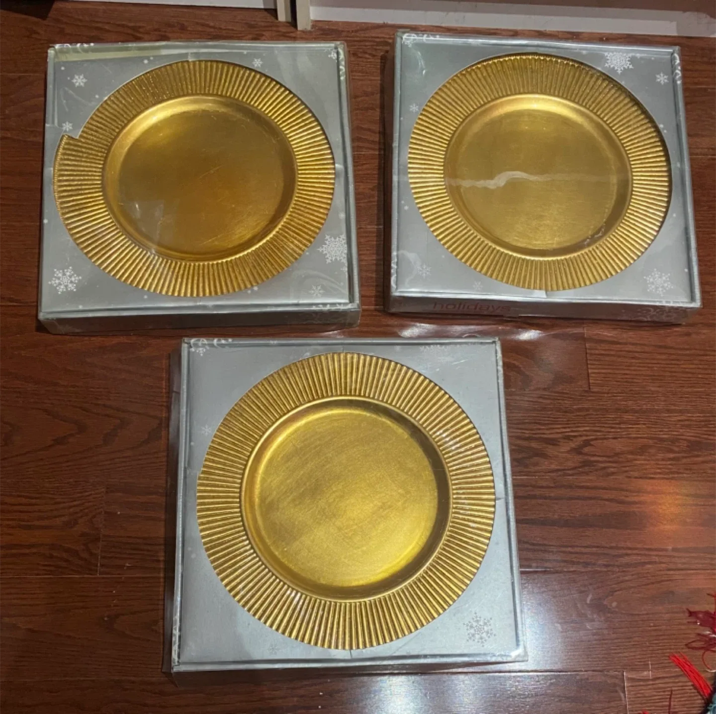 Holidays by Kitchen Stuff Plus Charger Plates (Set of 4)